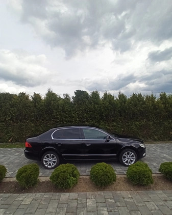 Skoda Superb cena 52000 przebieg: 166623, rok produkcji 2013 z Myszków małe 172